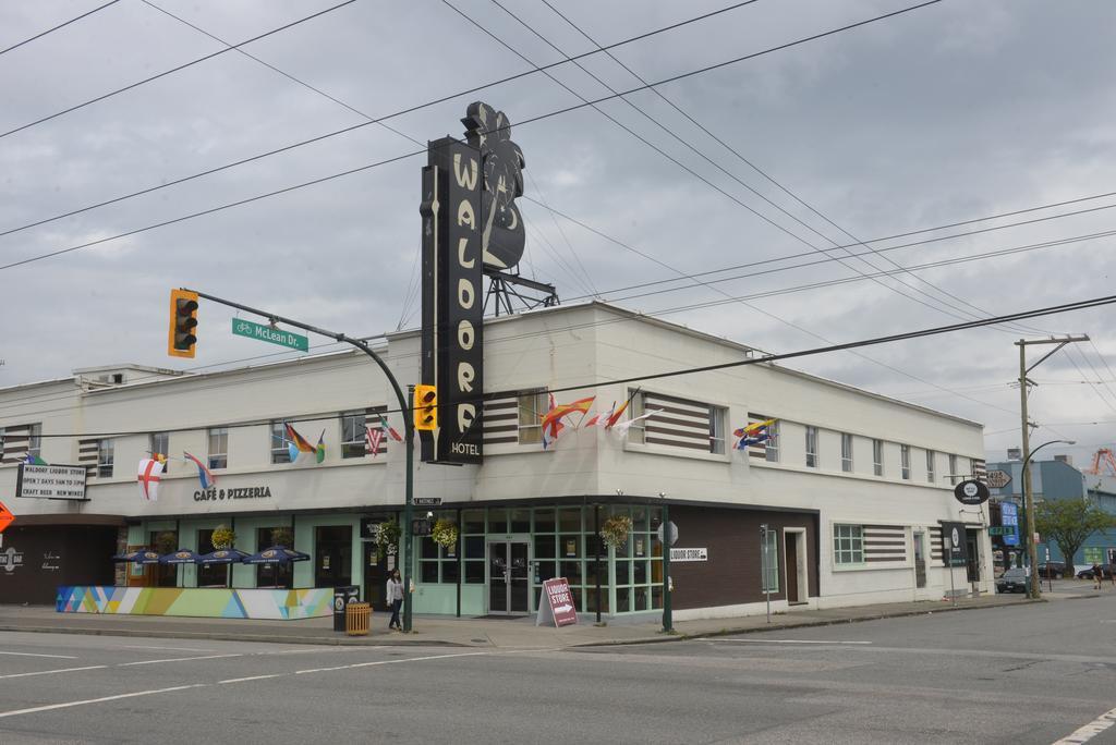 Hotel At The Waldorf Vancouver Exterior photo